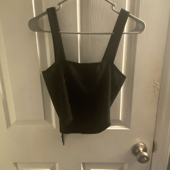 crop top - Picture 2 of 2